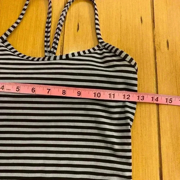 Lululemon Women’s Long Tank Top Racerback Straps Striped Black White 4 - Picture 3 of 11